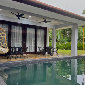 25P-Muji-Black-White-Kajang-Villa-with-100-TV-swimming-pool